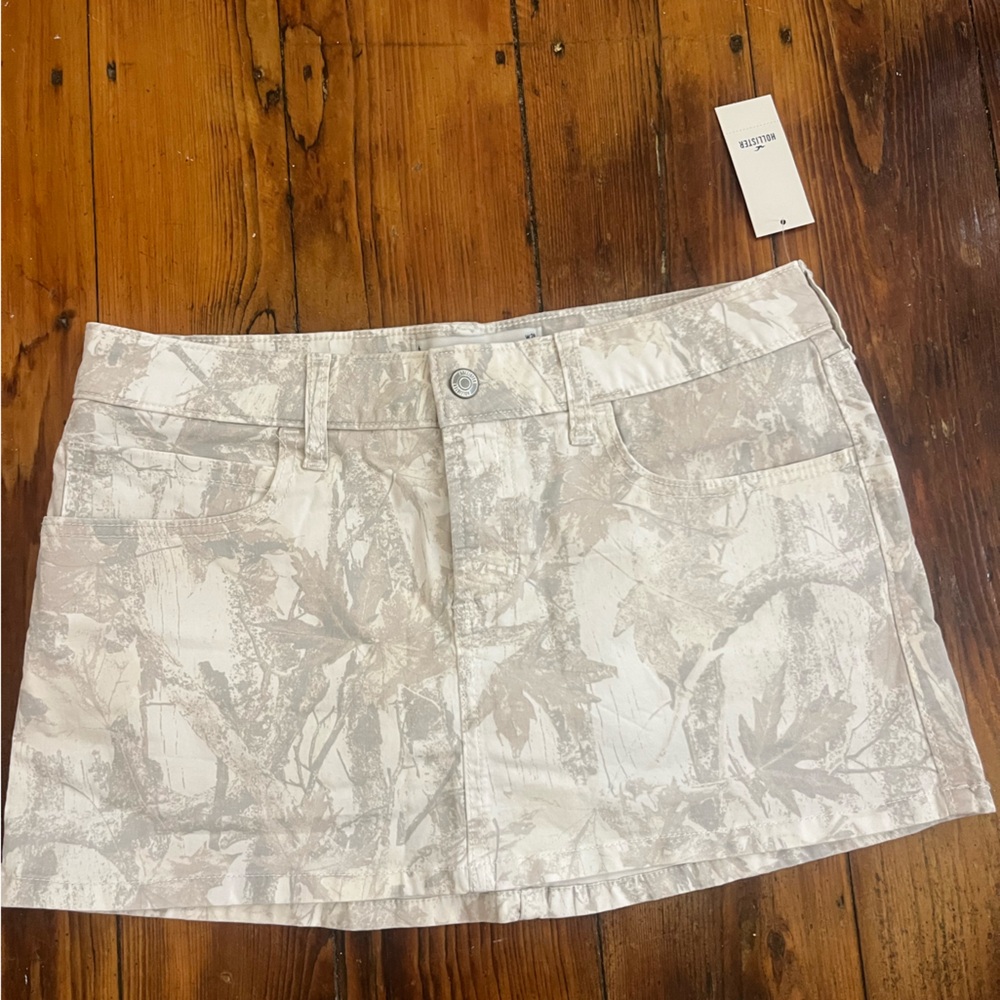 Hollister white camo mini skort